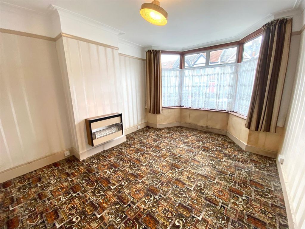 Property photo 2 of 12 5.Jpg