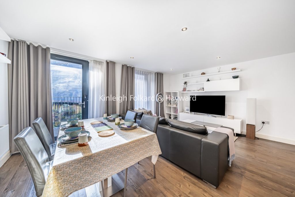 Property photo 1 of 15 77B9F5ee-c83d-4399-B