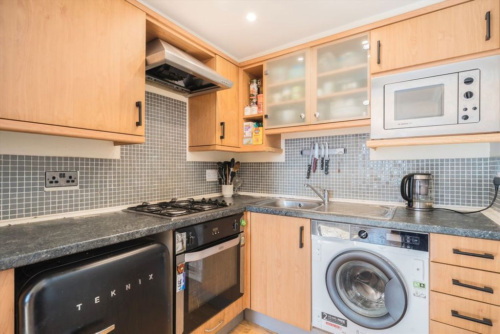 Property photo 3 of 9