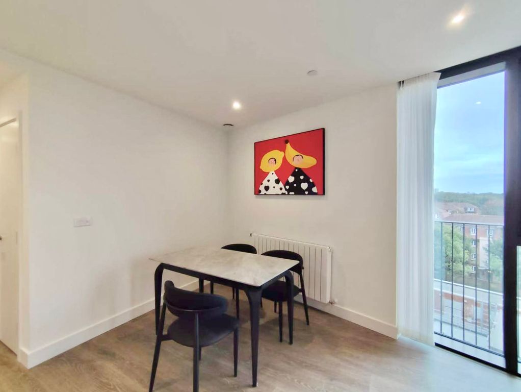 Property photo 3 of 24