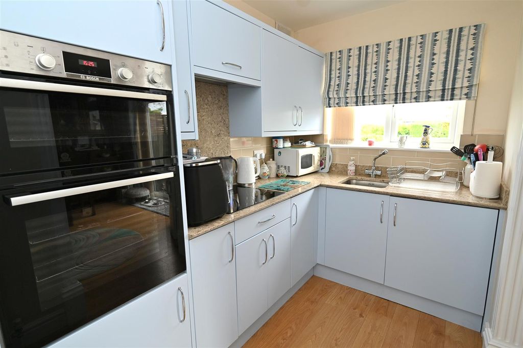 Property photo 3 of 22 Kitchen1.Jpg
