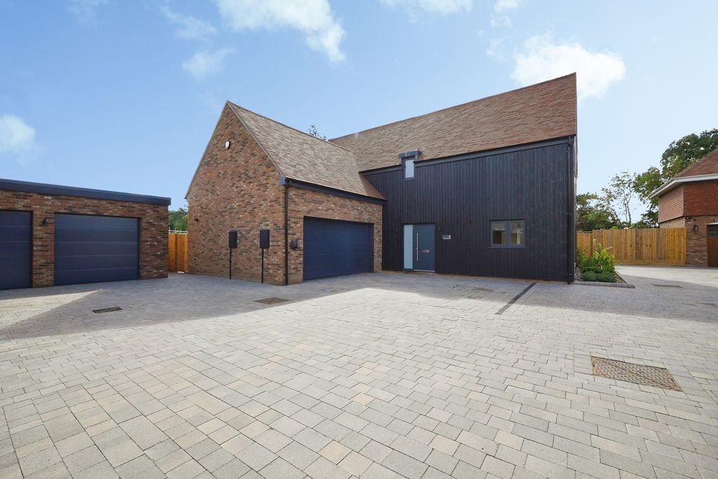 Property photo 1 of 23 Pbox-Img.Jpg