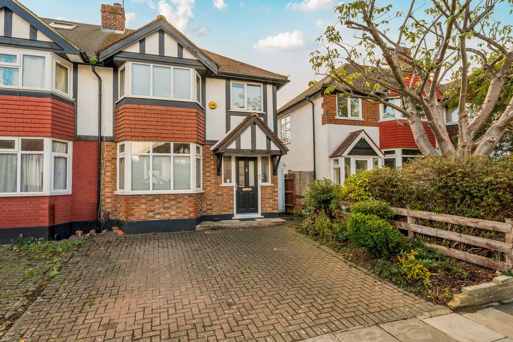 Property photo 1 of 12 1535354-23-6Ad239...