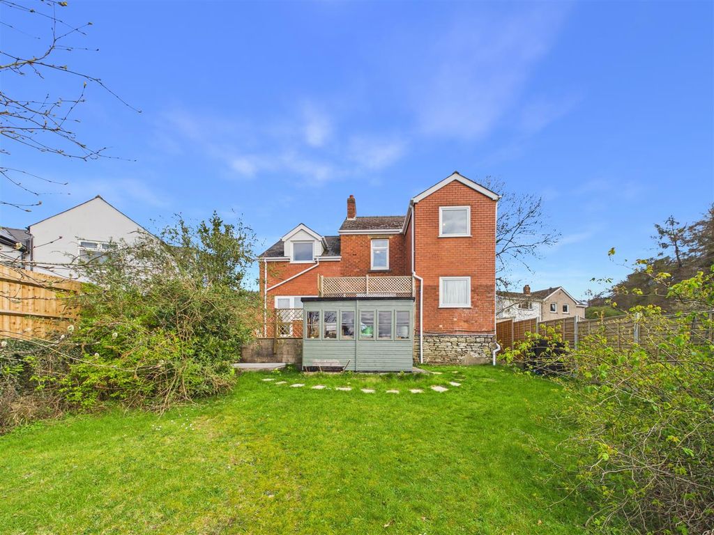 Property photo 1 of 31