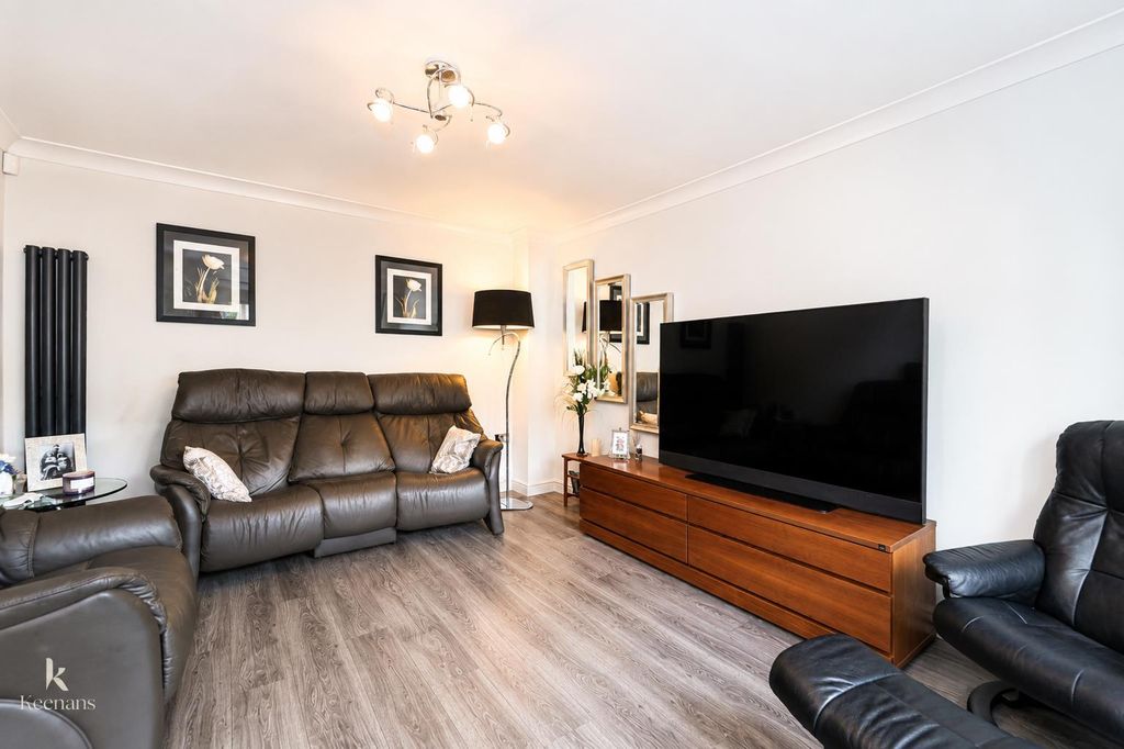 Property photo 3 of 31