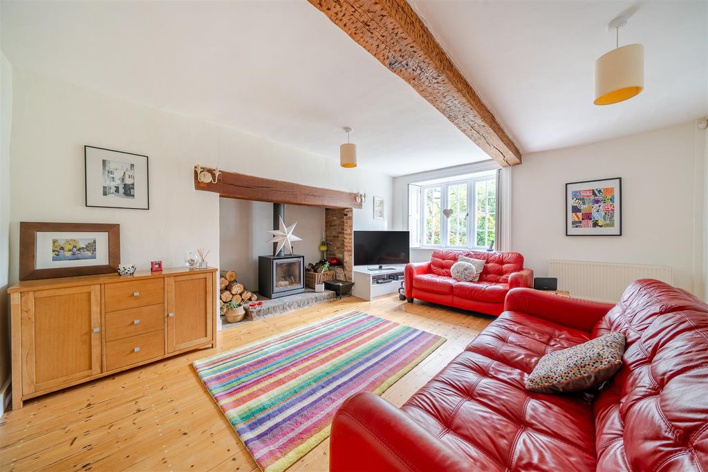 Property photo 3 of 19 Sitting Room