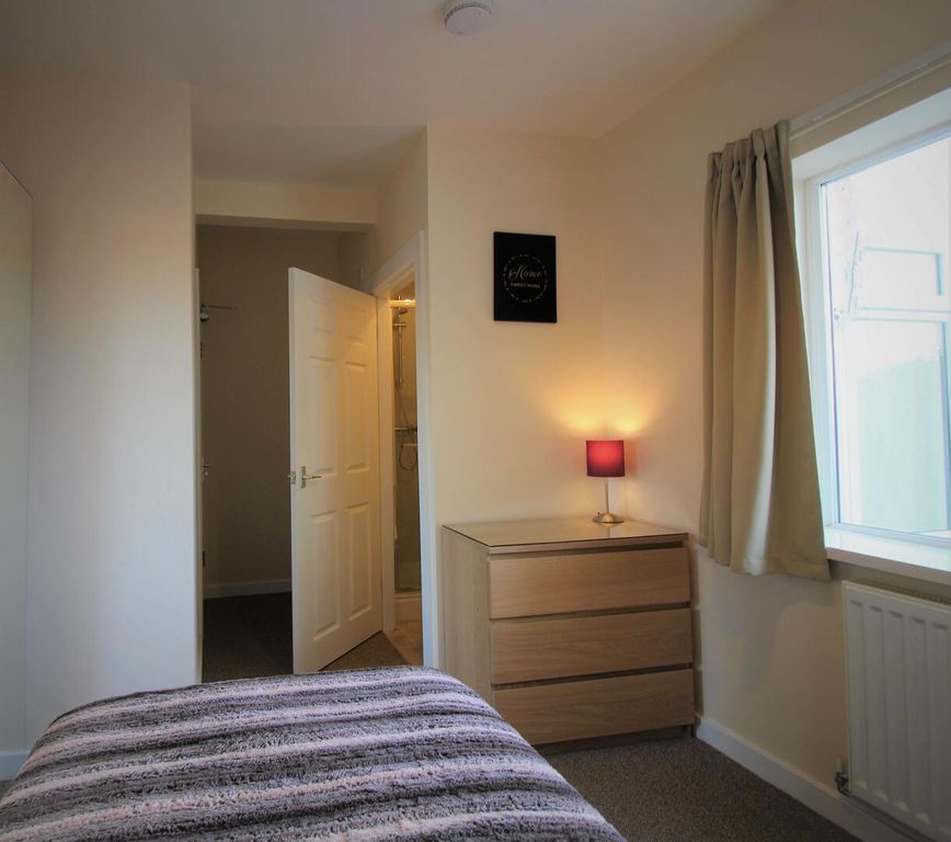 Property photo 3 of 4 Bedroom