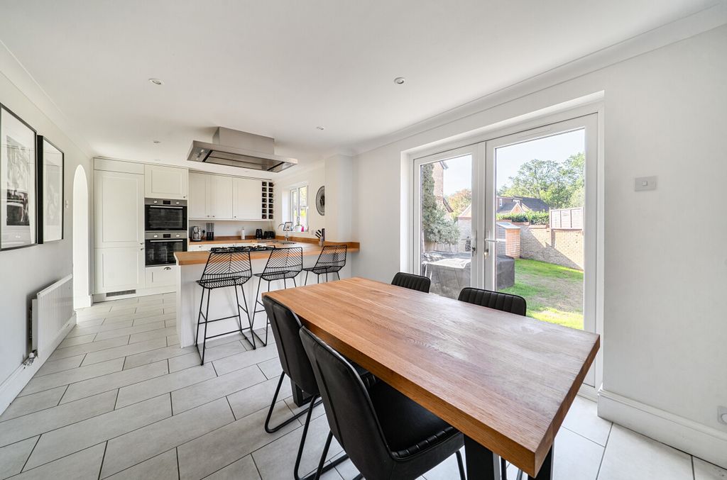 Property photo 3 of 21 1524077-9-6Ab102F...