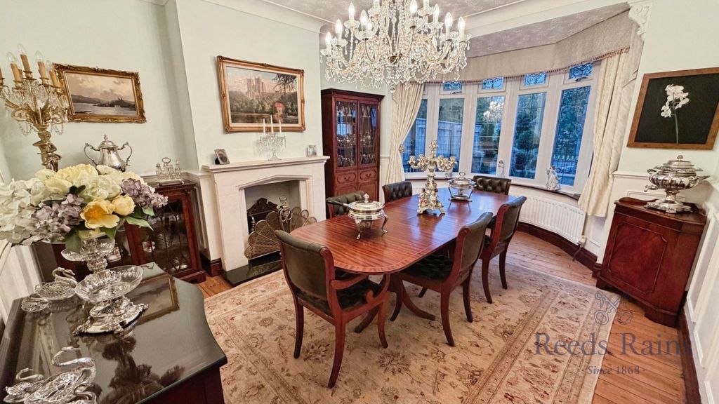 Property photo 3 of 22 Dining Room