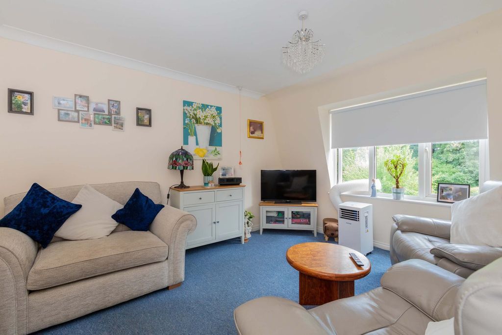 Property photo 3 of 18