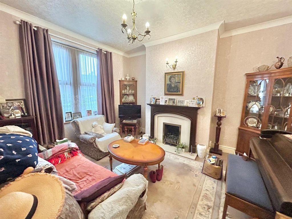 Property photo 2 of 10 Living Room.Jpg