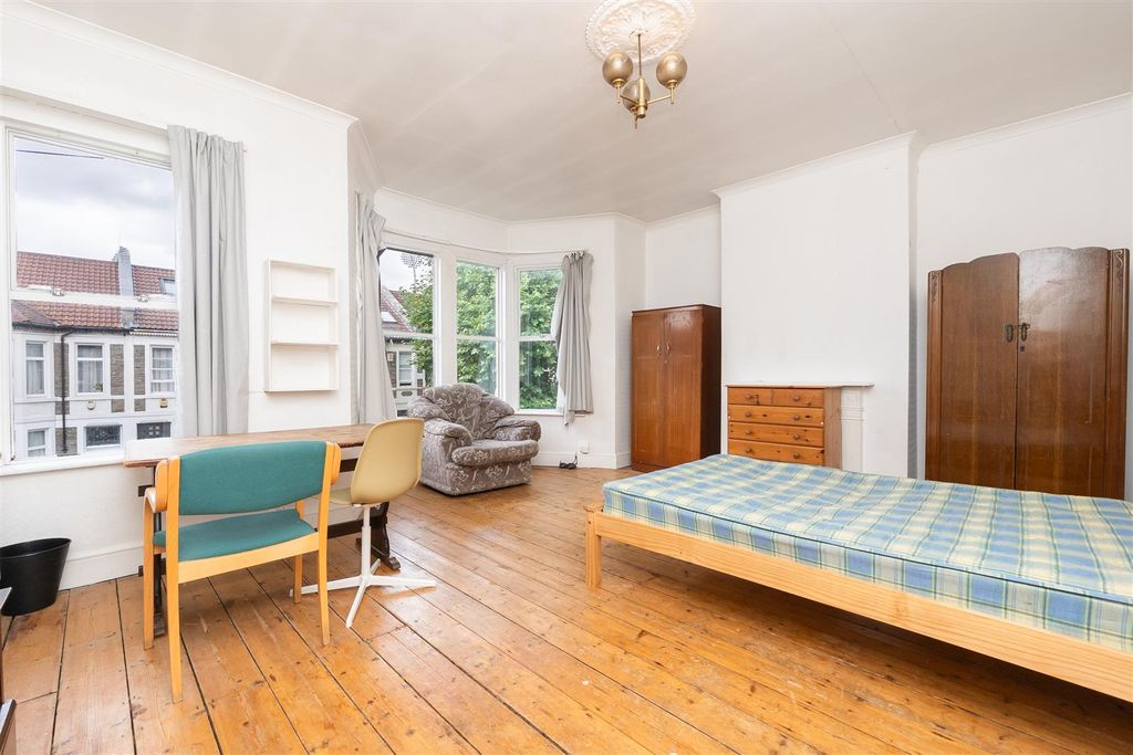 Property photo 3 of 12 76-Sefton-Park-Bs7-9Al-30.Jpg