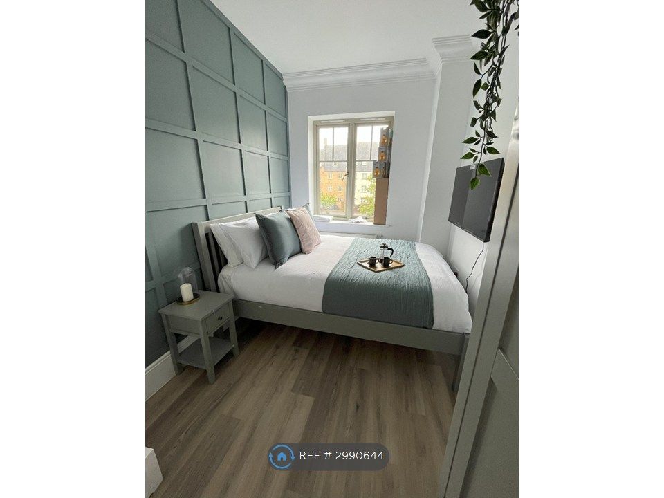 Property photo 1 of 11 Room 3