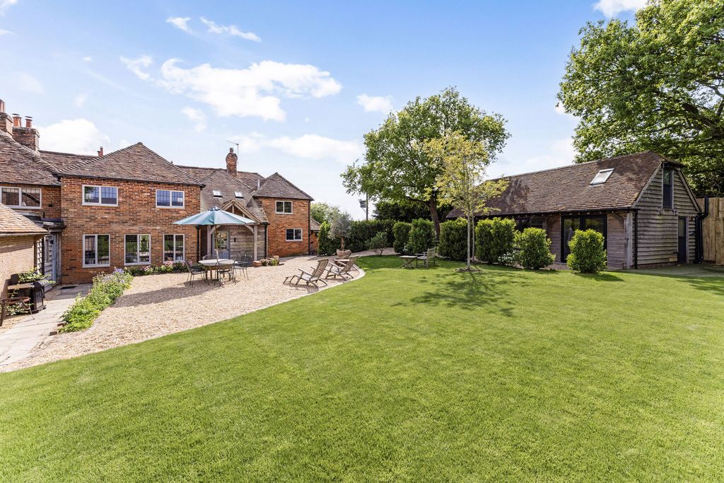 Property photo 1 of 31