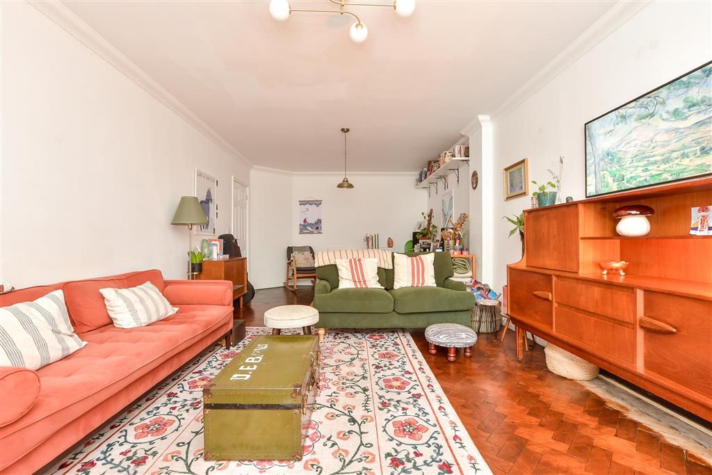 Property photo 1 of 10 Lounge/Diner