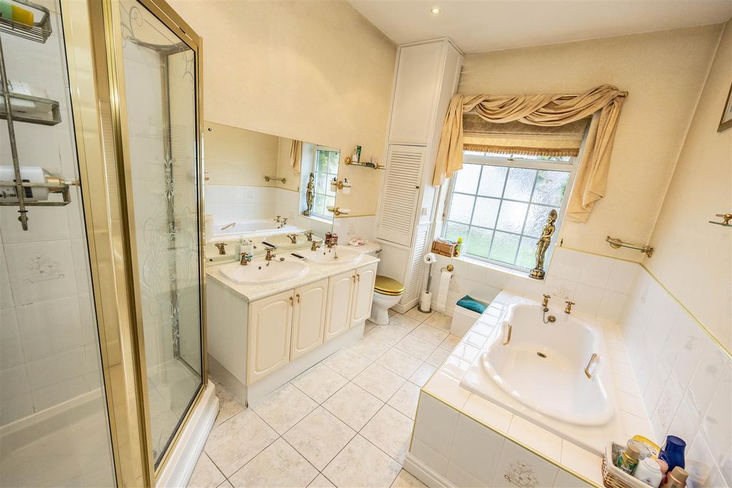 Additional image 37 of 4 bed property for saleWoodside Road, Huddersfield HD4