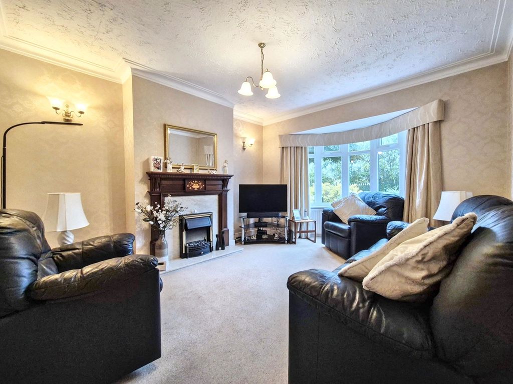 Property photo 2 of 27