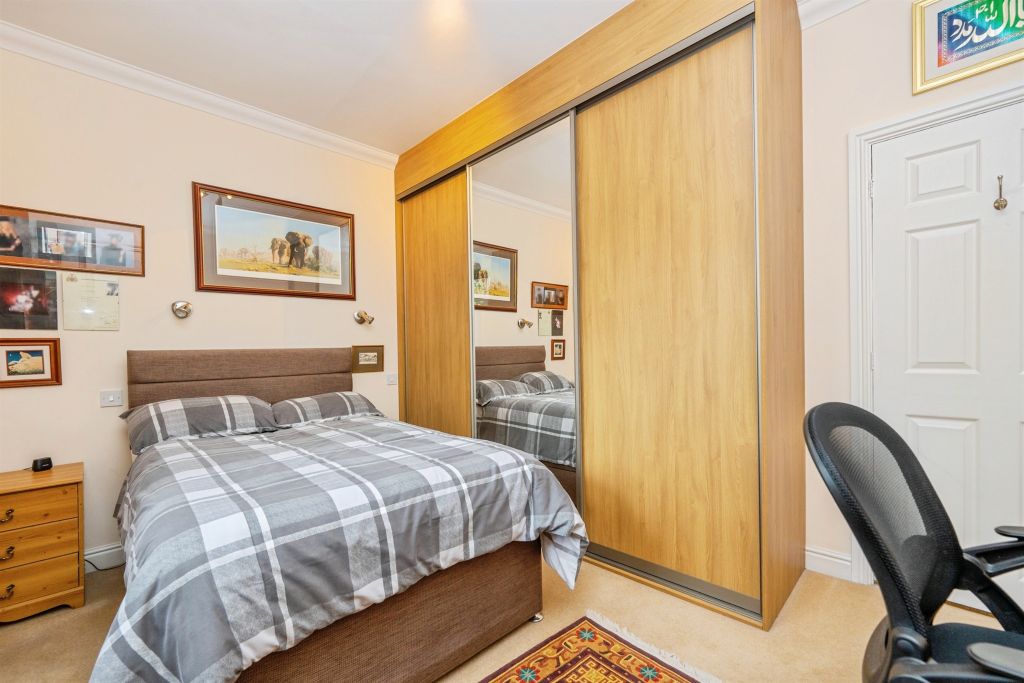 Additional image 10 of 2 bed flat for saleThe Green, Mickleover, Derby DE3