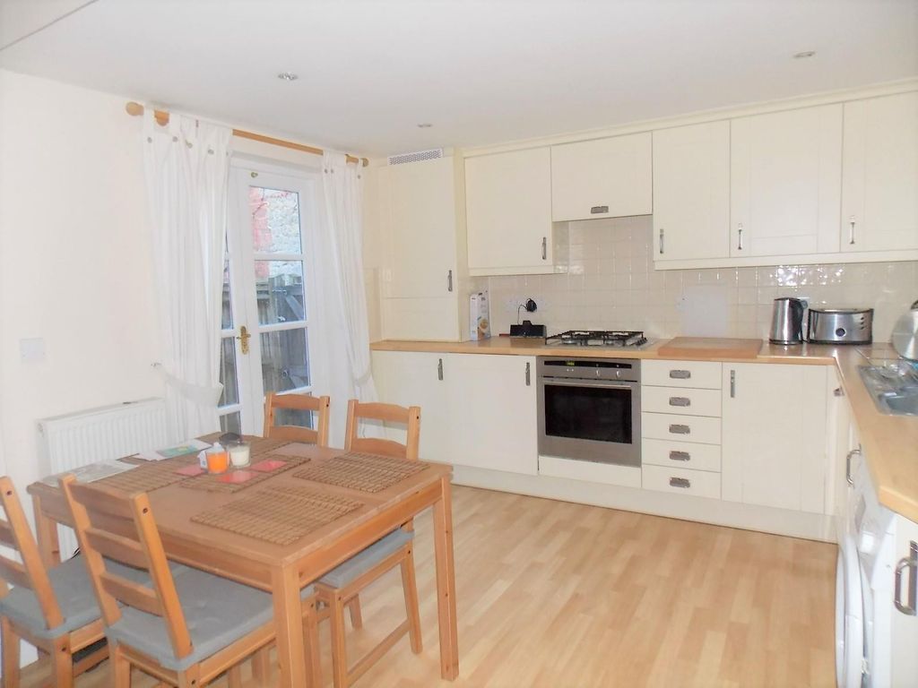 Property photo 2 of 11 Kitchen/Breakfast Room
