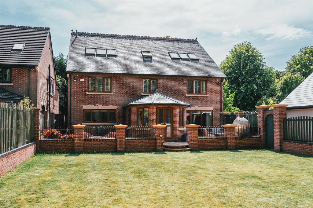 Property photo 3 of 45 Exterior And Gardens