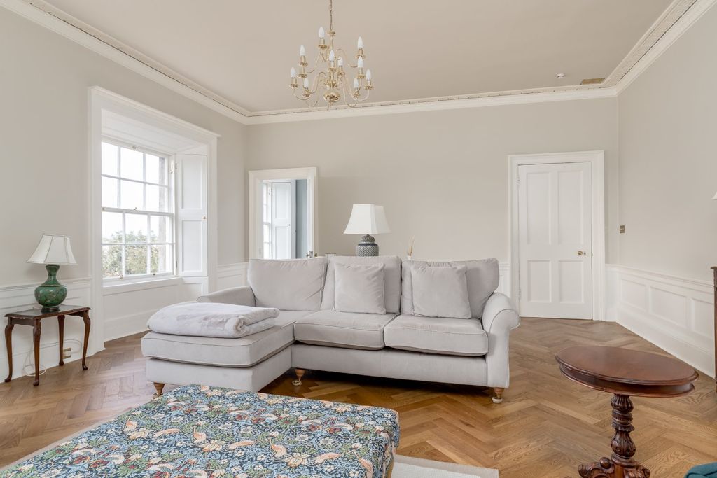 Property photo 3 of 17 Sitting Room