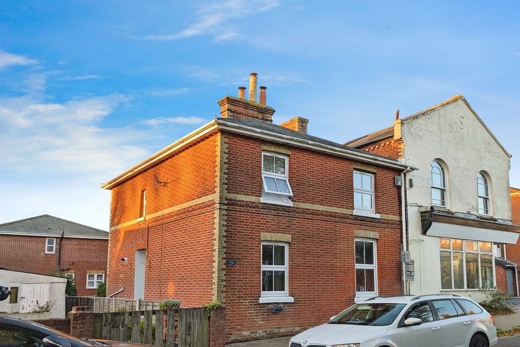 Property photo 1 of 11 (Main)