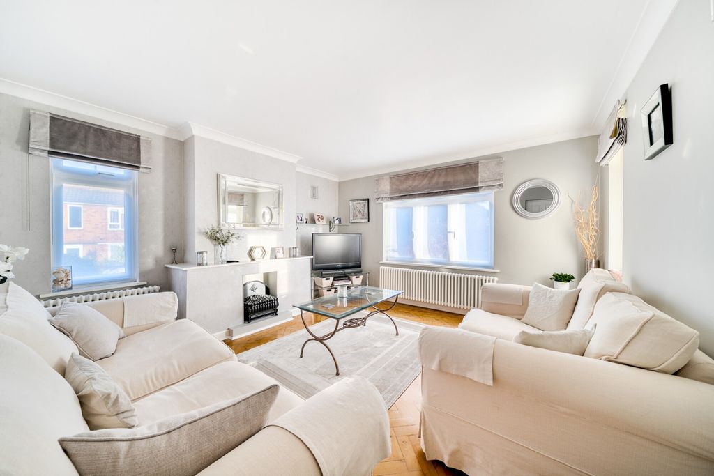 Property photo 3 of 21 1397365-3-6965203...