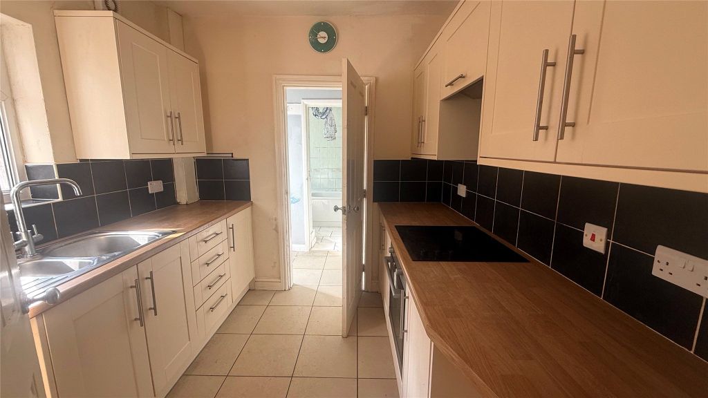 Property photo 2 of 19 Picture No. 03