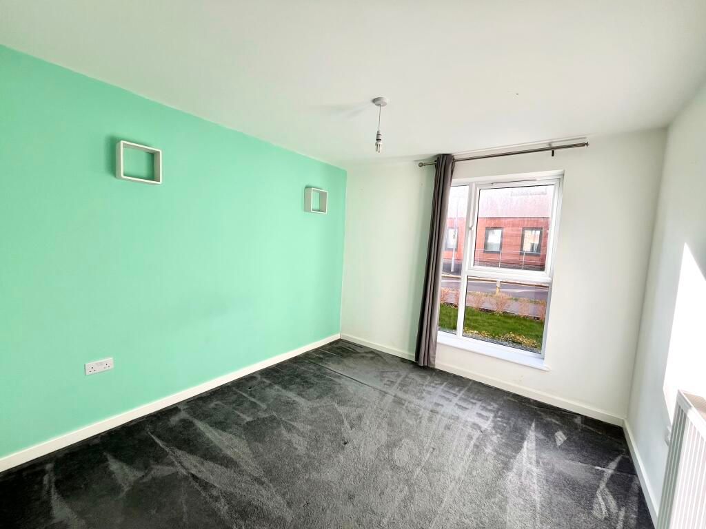 Property photo 3 of 8 Bedroom 1