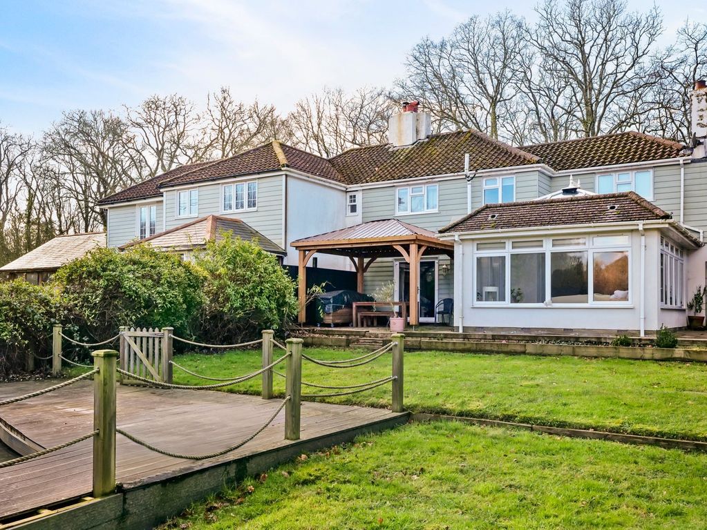 Property photo 3 of 37