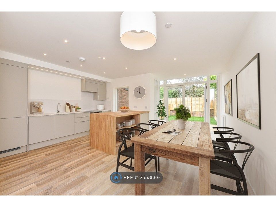Property photo 2 of 11 Kitchen Diner