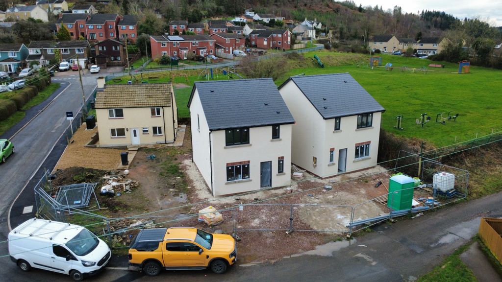 Property photo 1 of 5