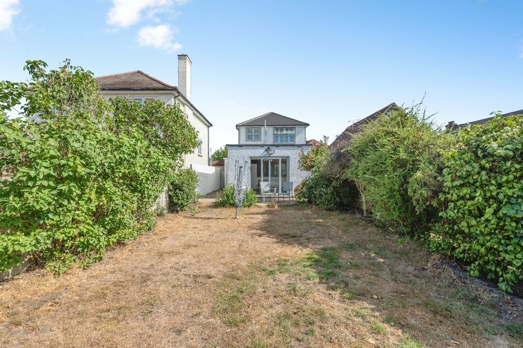 Property photo 3 of 20