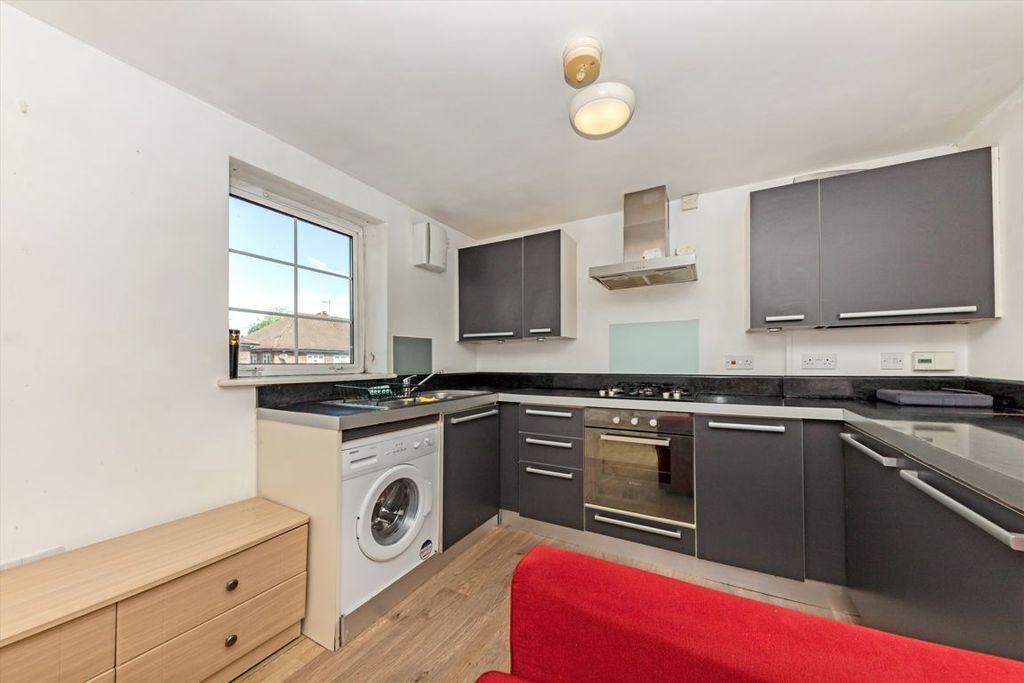 Property photo 3 of 5