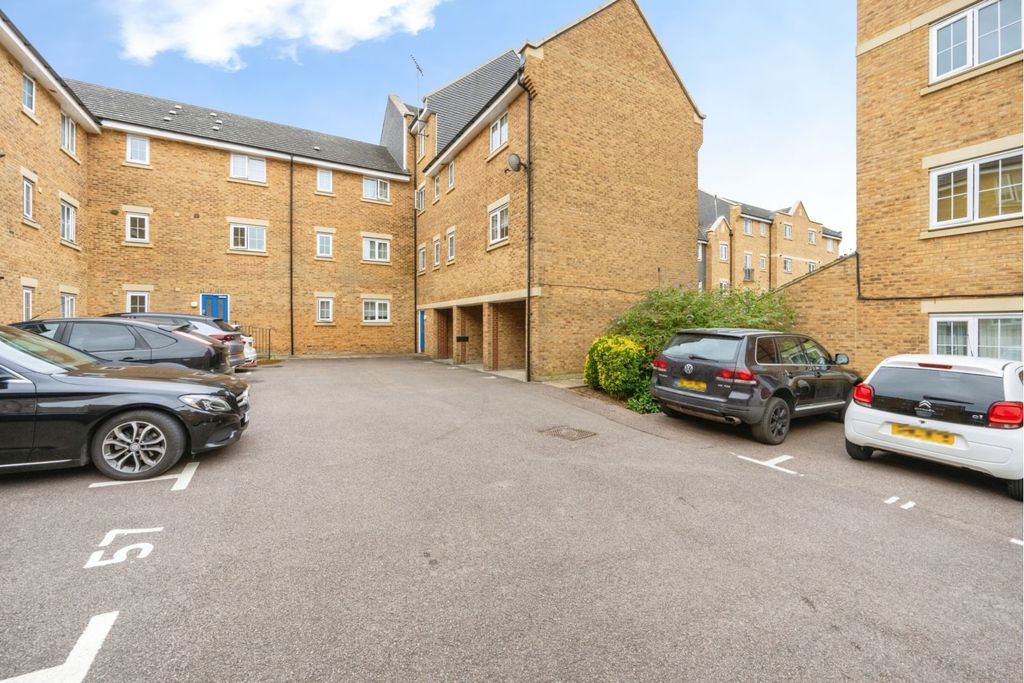 Property photo 1 of 21