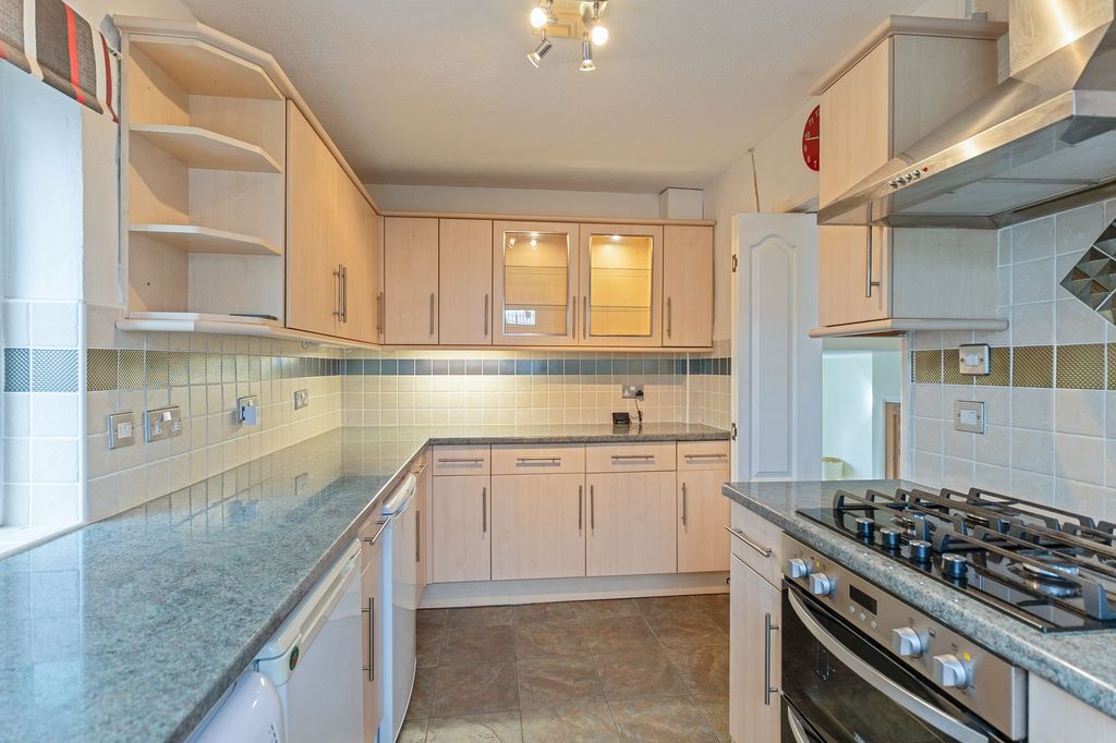 Property photo 3 of 26