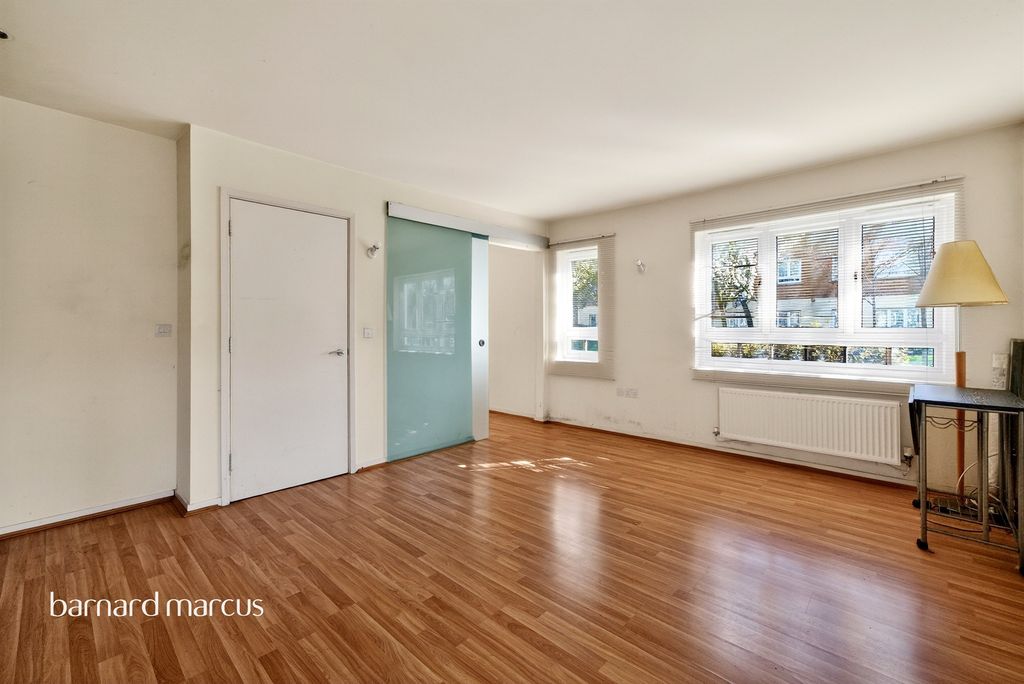 Property photo 3 of 8