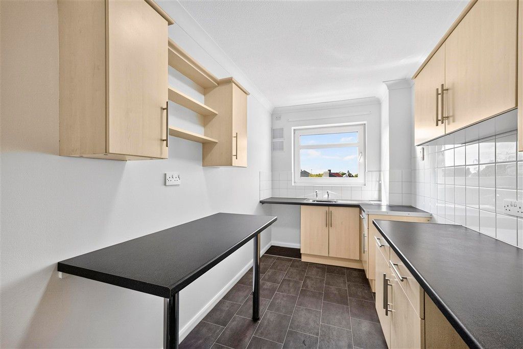 Property photo 3 of 8 Kitchen