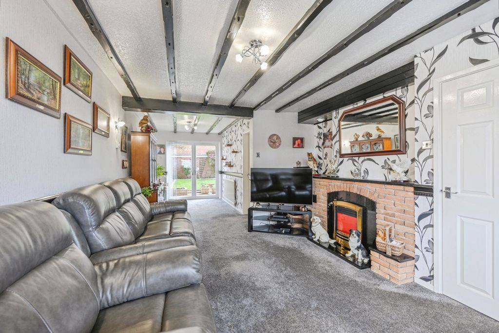 Property photo 2 of 17 Photo