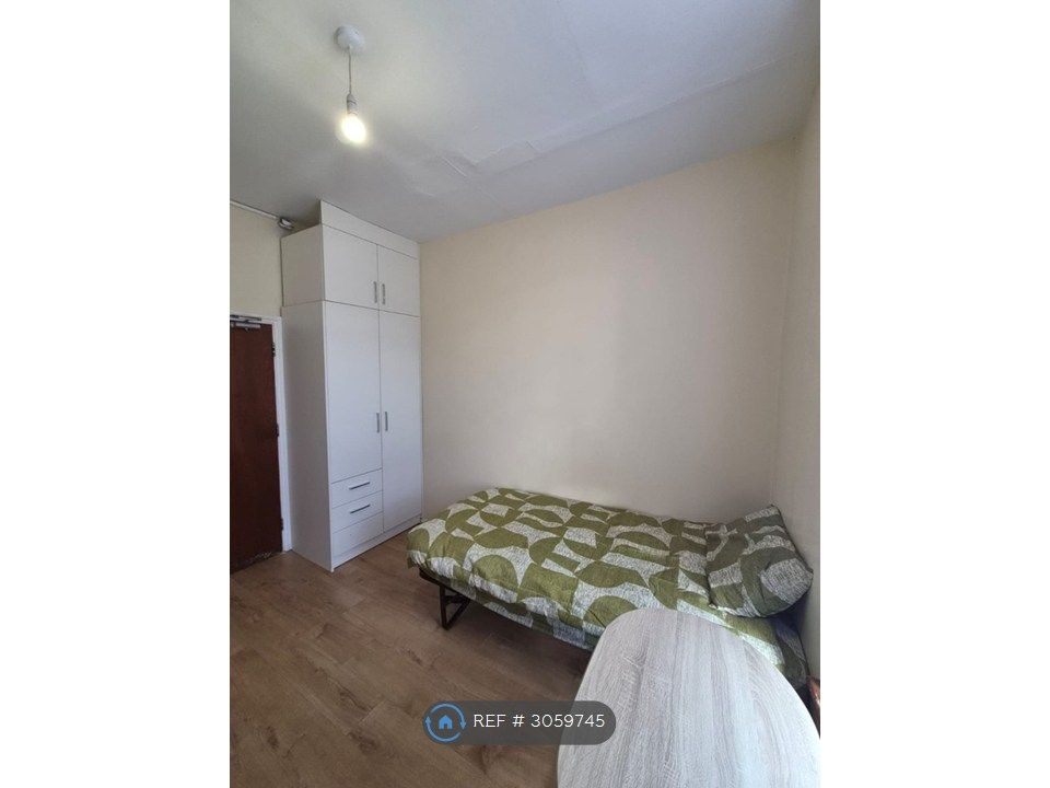 Property photo 1 of 2