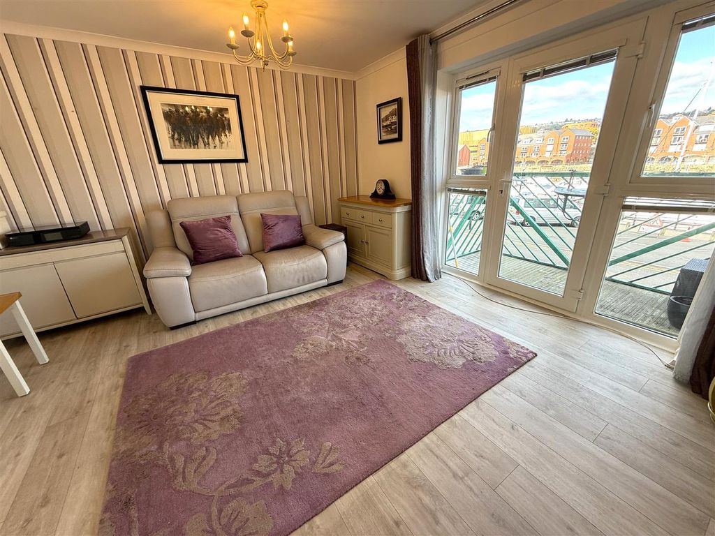 Property photo 3 of 11 New Lounge.Jpg