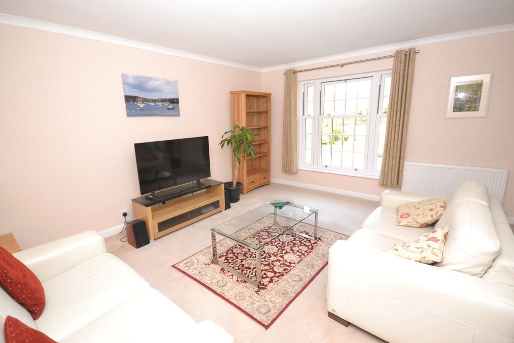 Property photo 3 of 14 Living Room Area