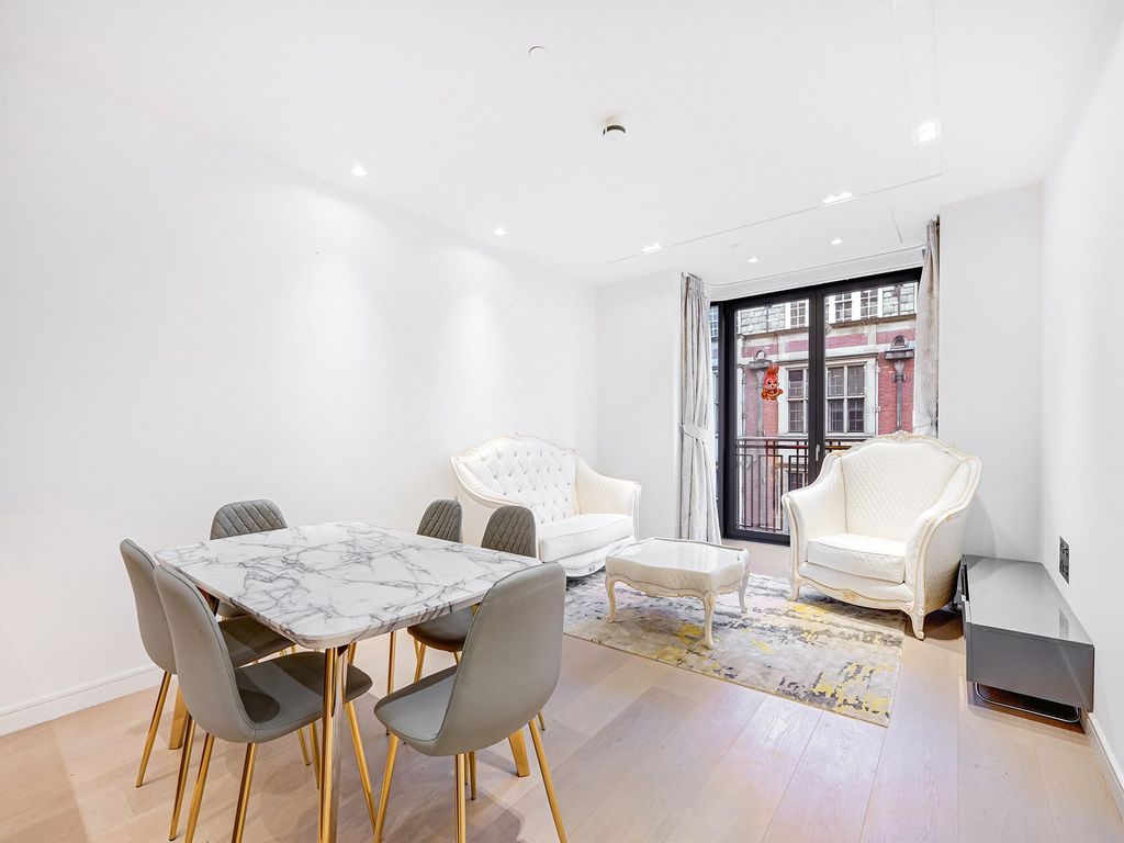 Property photo 2 of 15 Lincoln Square