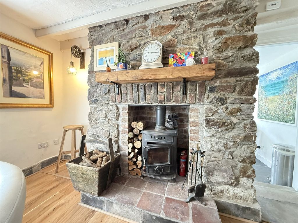 Property photo 2 of 23 Picture No. 02