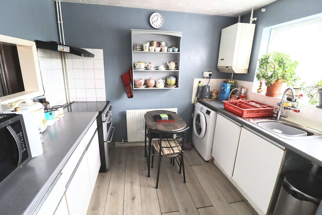 Property photo 3 of 13 Kitchen