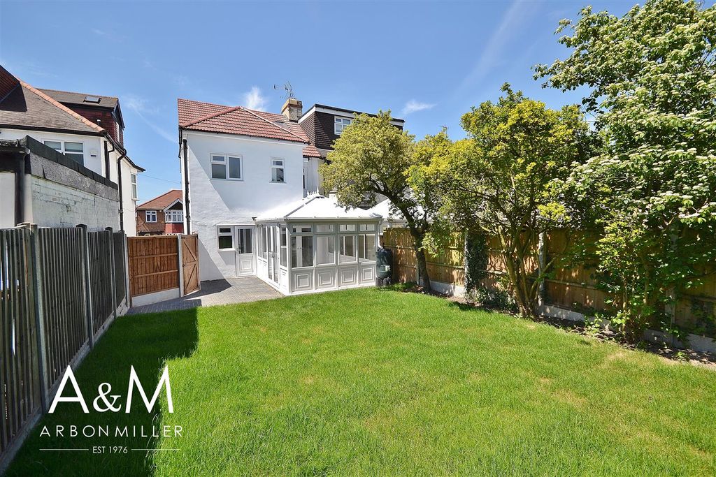 Property photo 2 of 18 11.Jpg