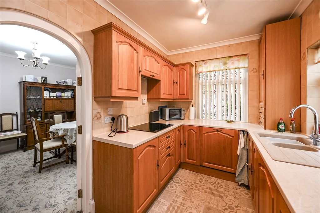 Property photo 3 of 17 Picture No. 28