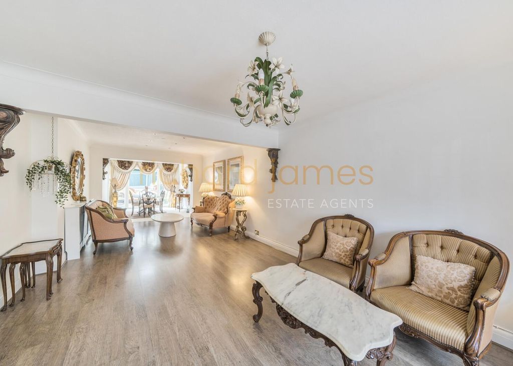 Property photo 2 of 15 8Ec0c6ee-09d5-4d6c-A954-B9Ca0c8A0d8c.Jpg