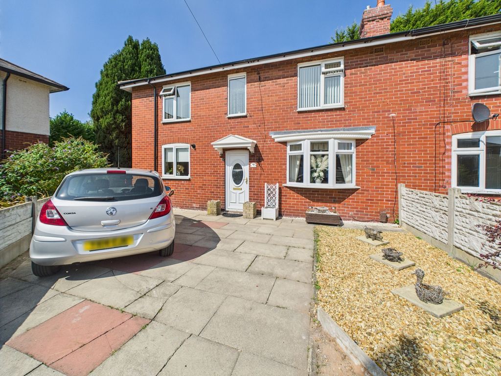 Property photo 1 of 32