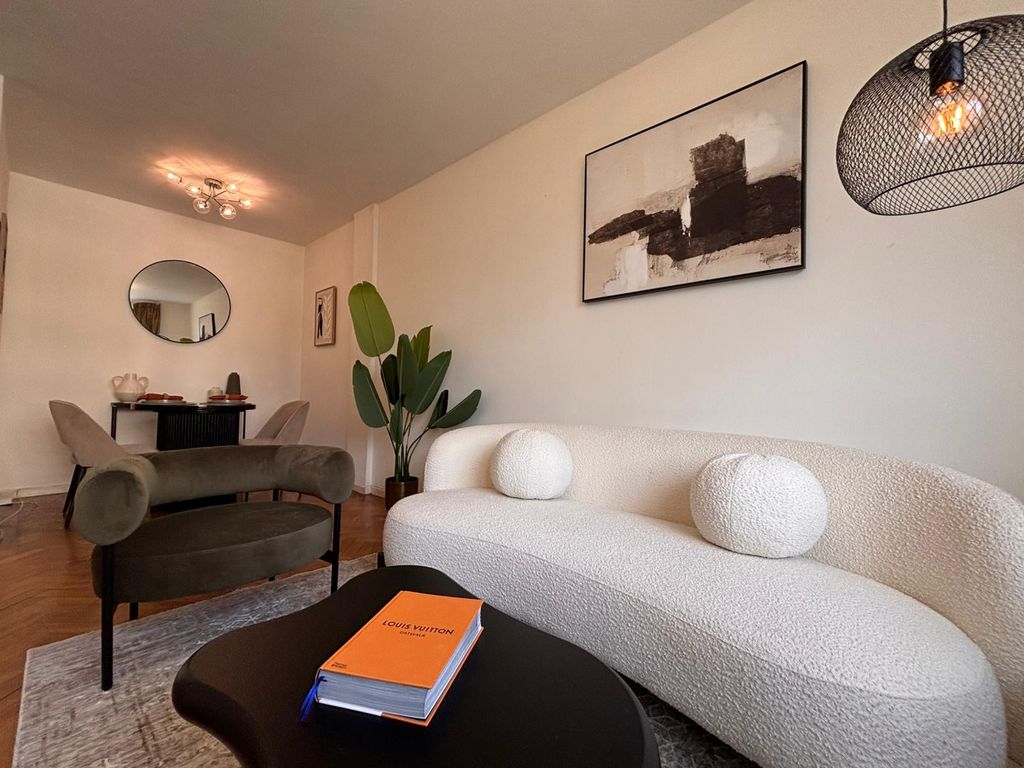 Property photo 3 of 35